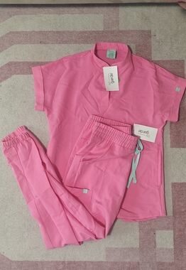 NWT Garde Malade Scrub Set